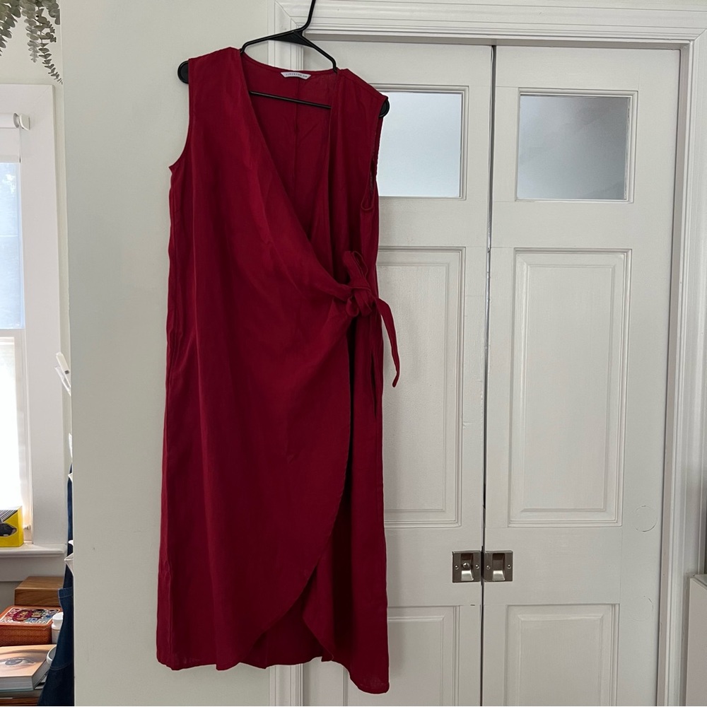 Zoe line fox wrap dress SIZE: S/M brand new never worn, no tags